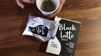 Taithí ar latte gualaigh Black Latte a úsáid